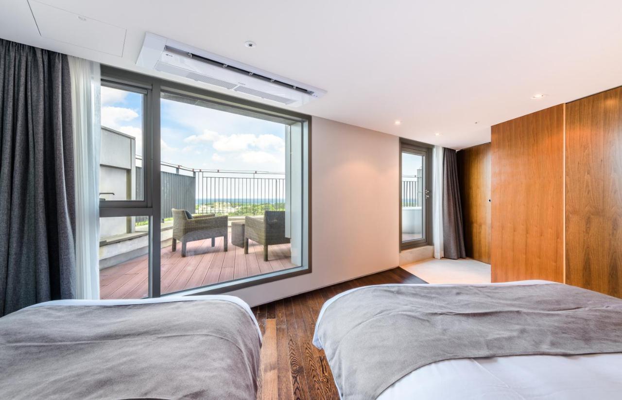 Brown Suites Hotel And Resort Jeju Extérieur photo
