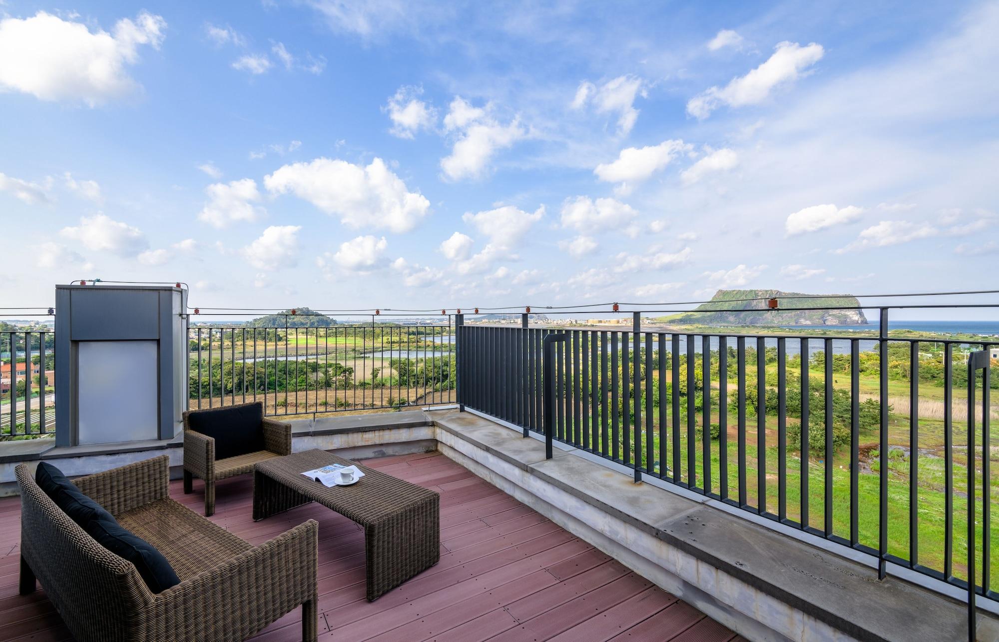 Brown Suites Hotel And Resort Jeju Extérieur photo
