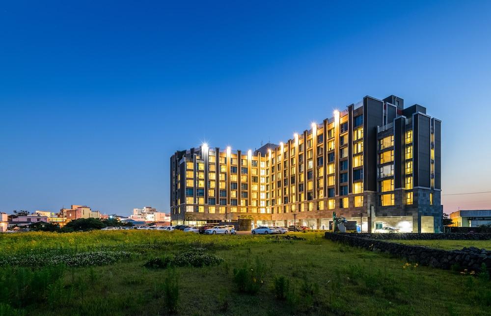 Brown Suites Hotel And Resort Jeju Extérieur photo