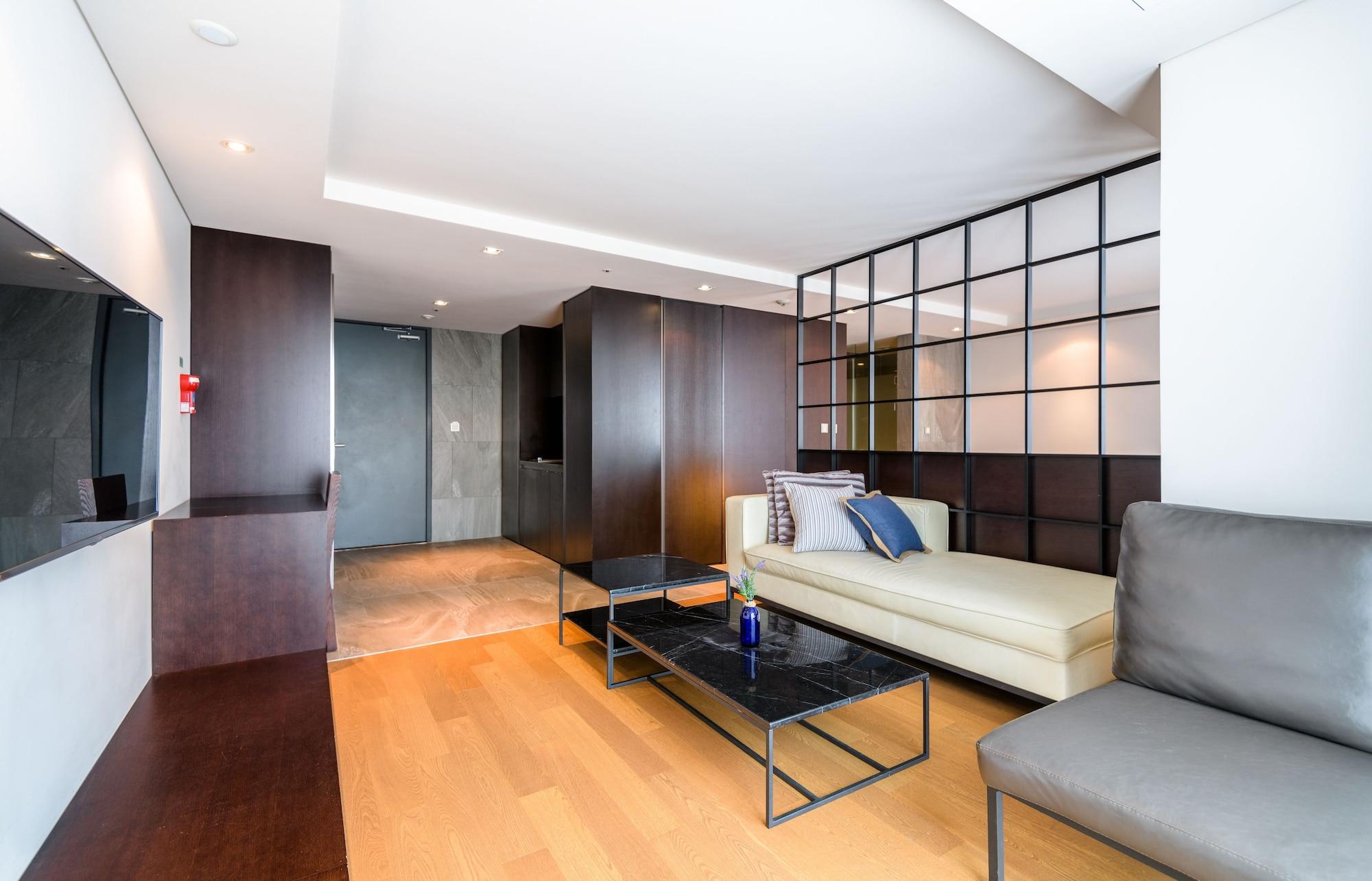Brown Suites Hotel And Resort Jeju Extérieur photo