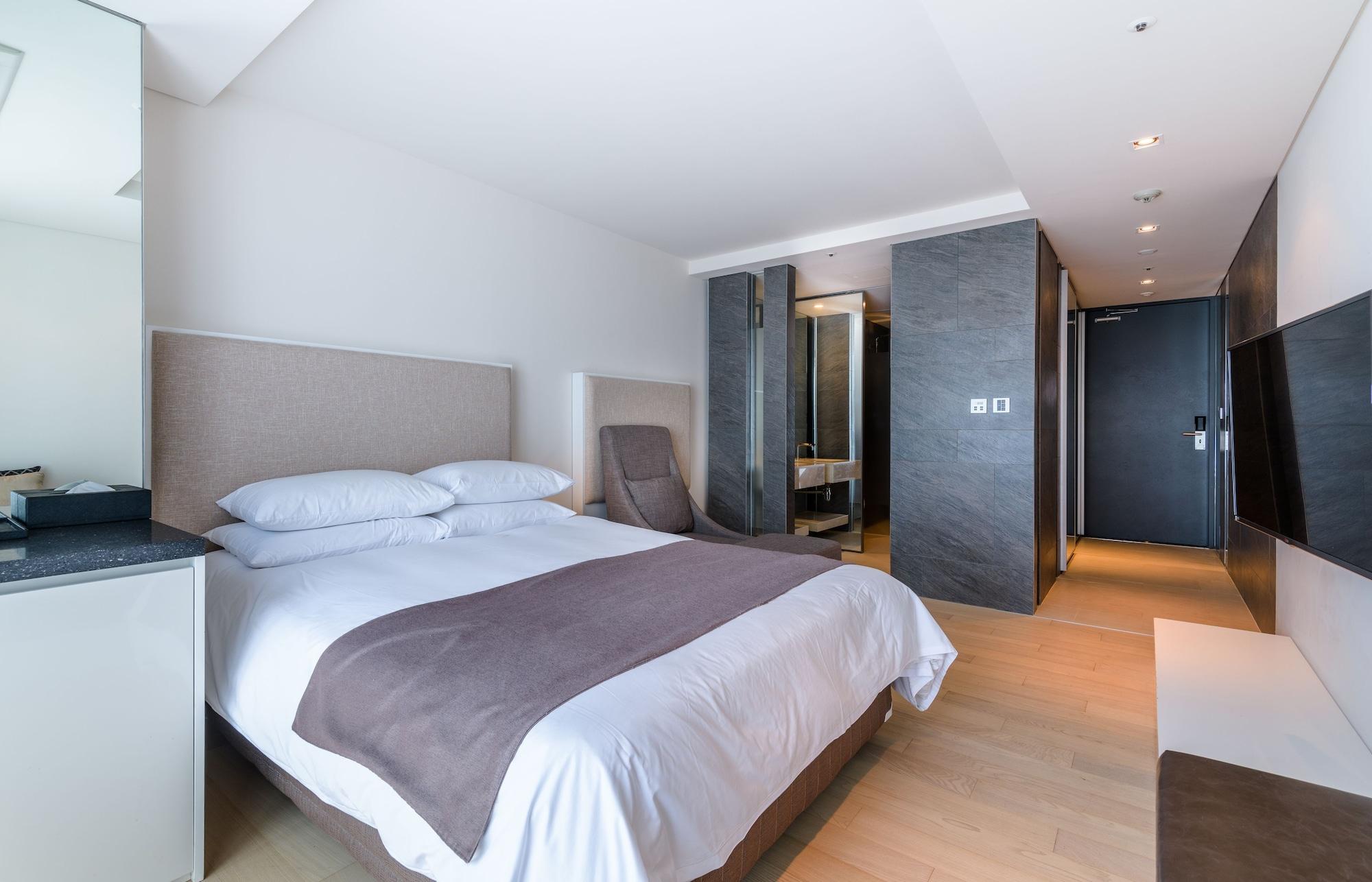 Brown Suites Hotel And Resort Jeju Extérieur photo