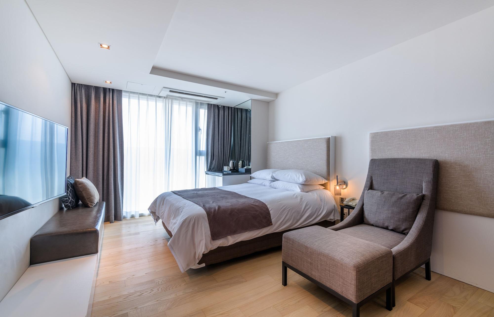 Brown Suites Hotel And Resort Jeju Extérieur photo