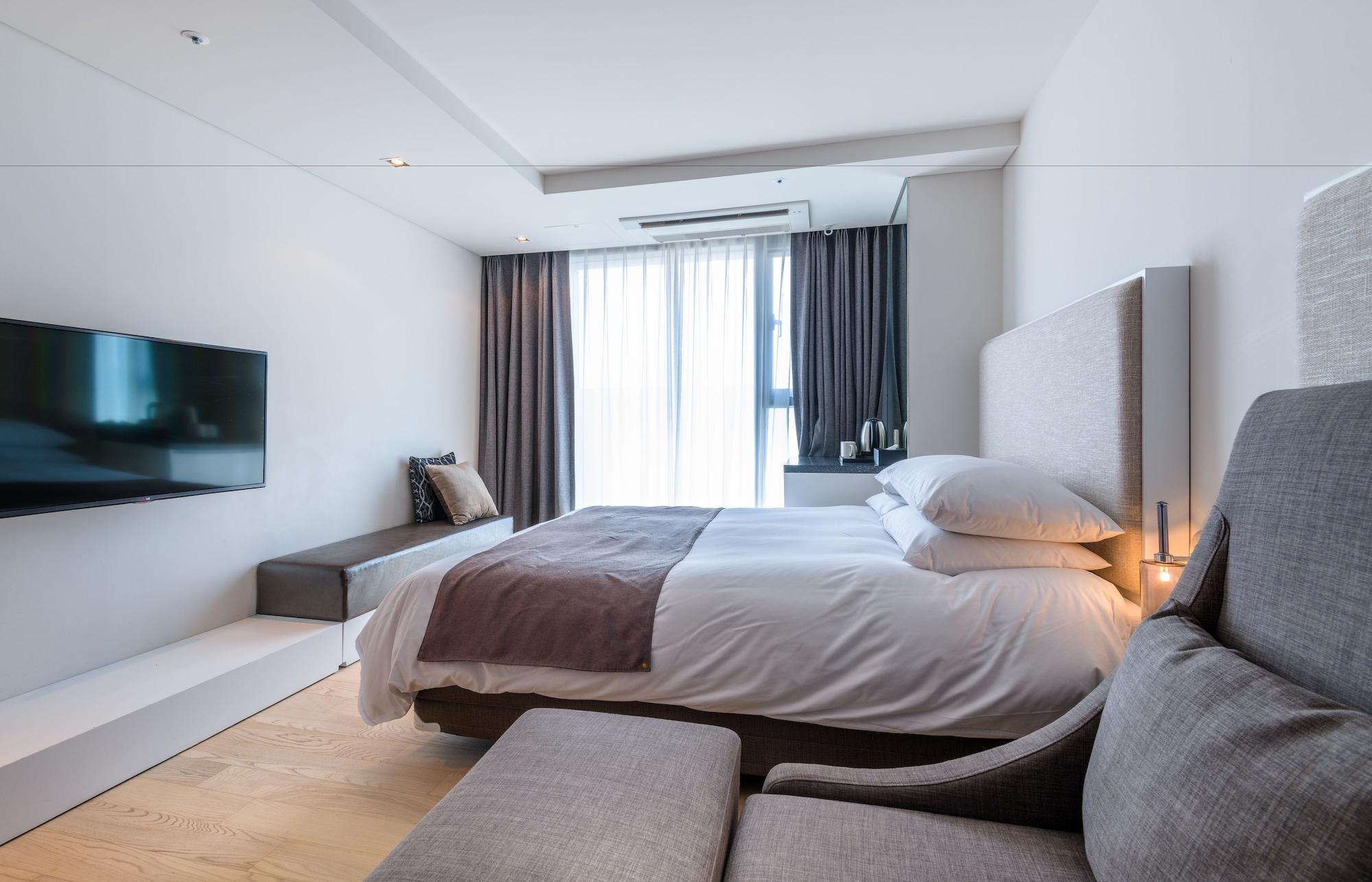 Brown Suites Hotel And Resort Jeju Extérieur photo