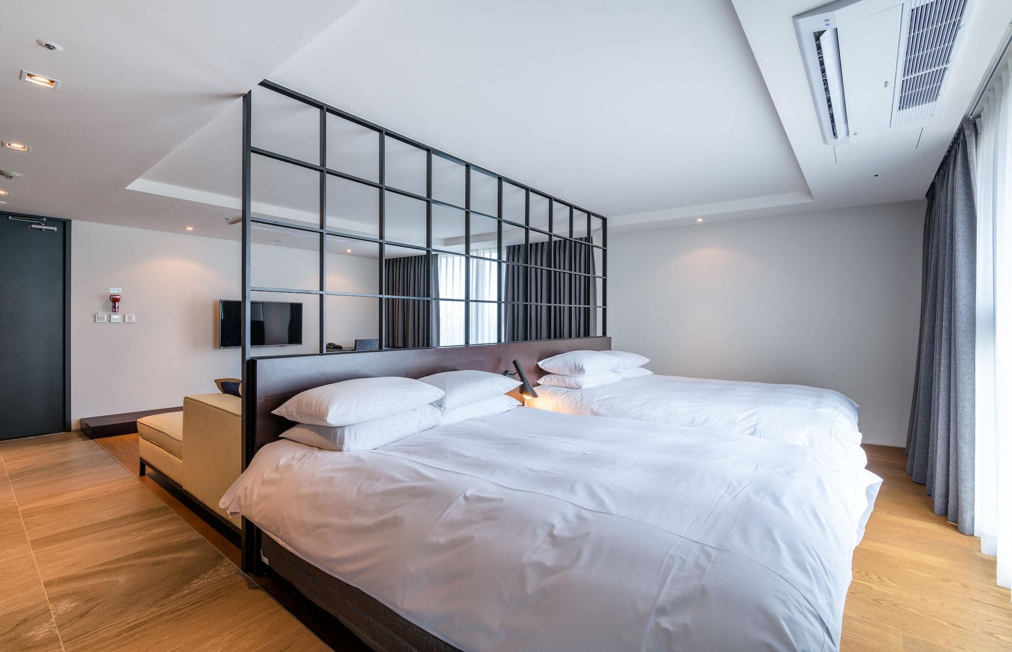 Brown Suites Hotel And Resort Jeju Extérieur photo