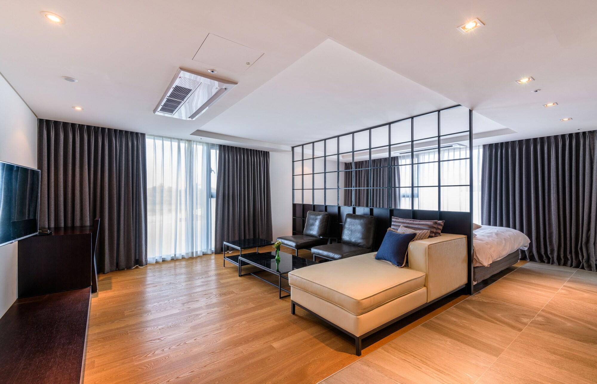 Brown Suites Hotel And Resort Jeju Extérieur photo