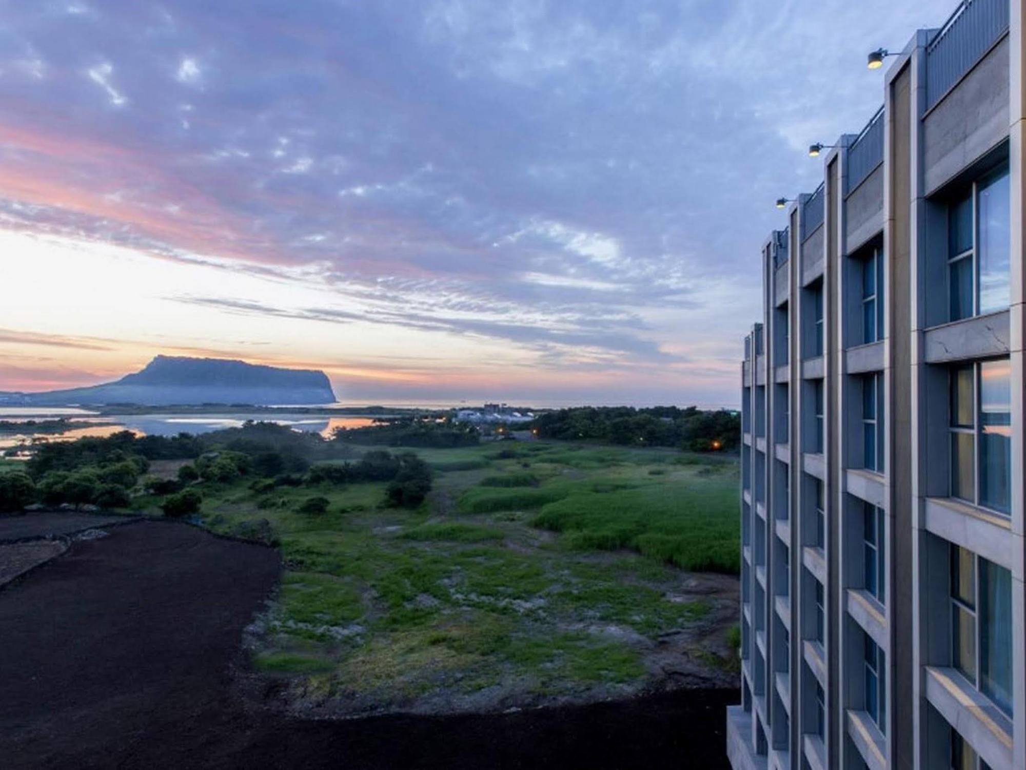 Brown Suites Hotel And Resort Jeju Extérieur photo