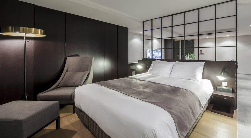 Brown Suites Hotel And Resort Jeju Extérieur photo