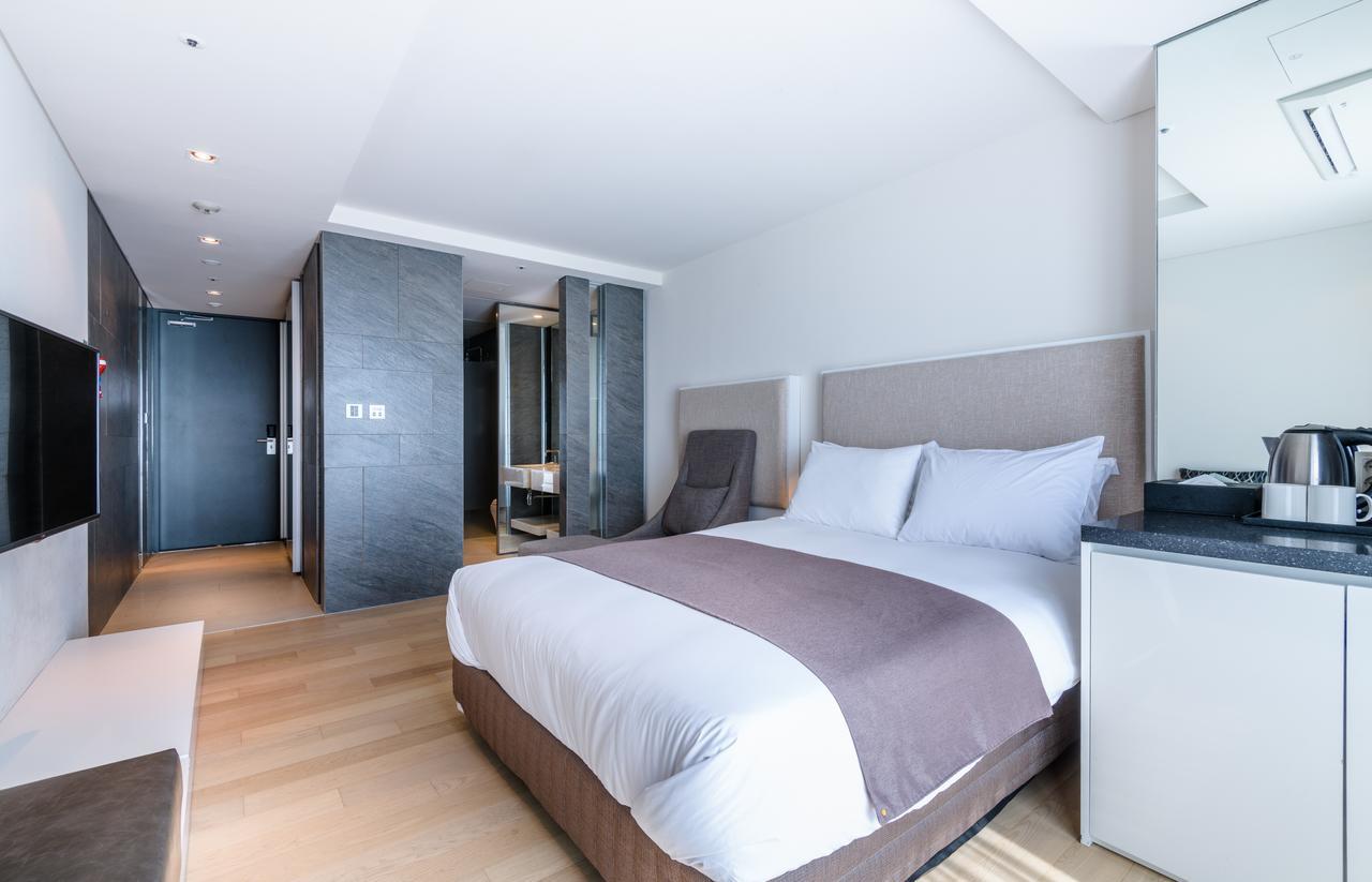 Brown Suites Hotel And Resort Jeju Extérieur photo